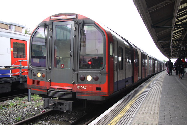 Central Line Trains Today