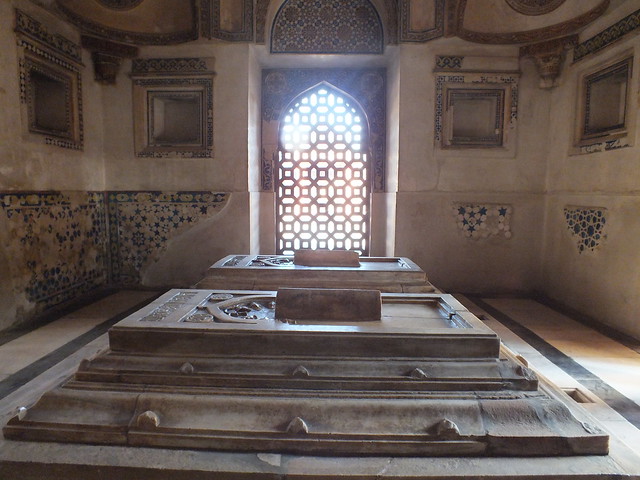 Jamali Kamali Masjid