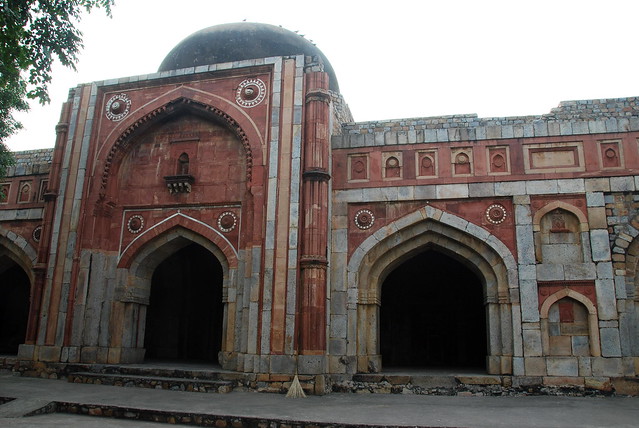 Jamali Kamali Mosque And Tomb
