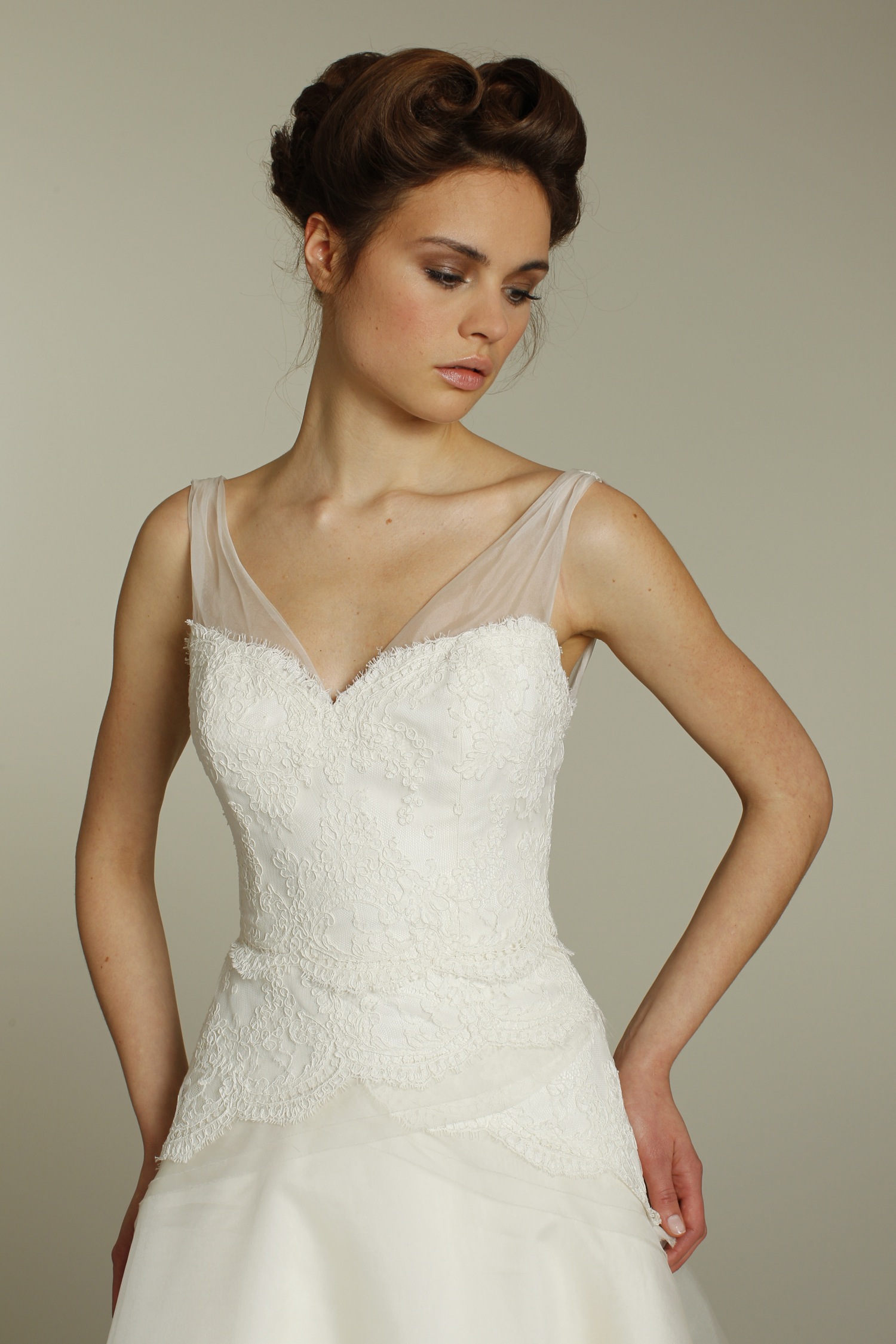 Wedding Dresses With Straps And Lace